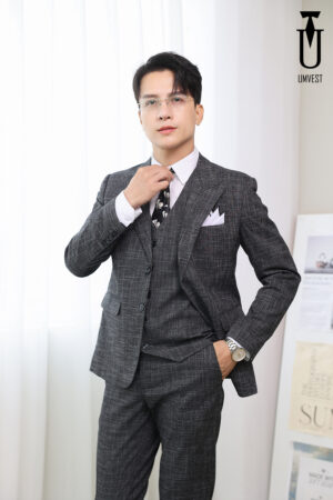 Vest Trắng Đen Xướt