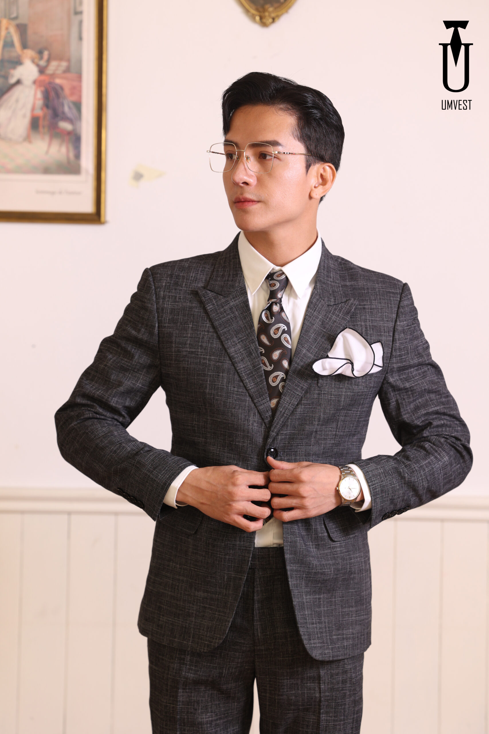 vest-den-trang-xuot-1