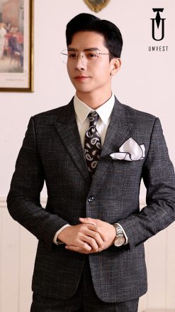 Vest Nam Đen Sọc Trắng là mẫu vest nam được ưa chuộng nhất