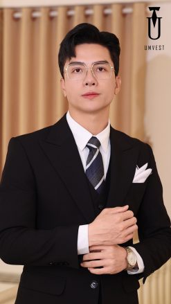 Vest công sở màu đen là lựa chọn hàng đầu cho khách hàng