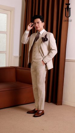 Vest kem sọc nhẹ nhàng, lý tưởng cho tiệc cưới biển