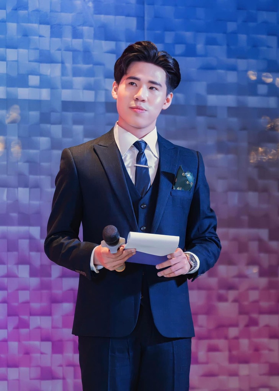 Trang phục vest đẹp đi prom