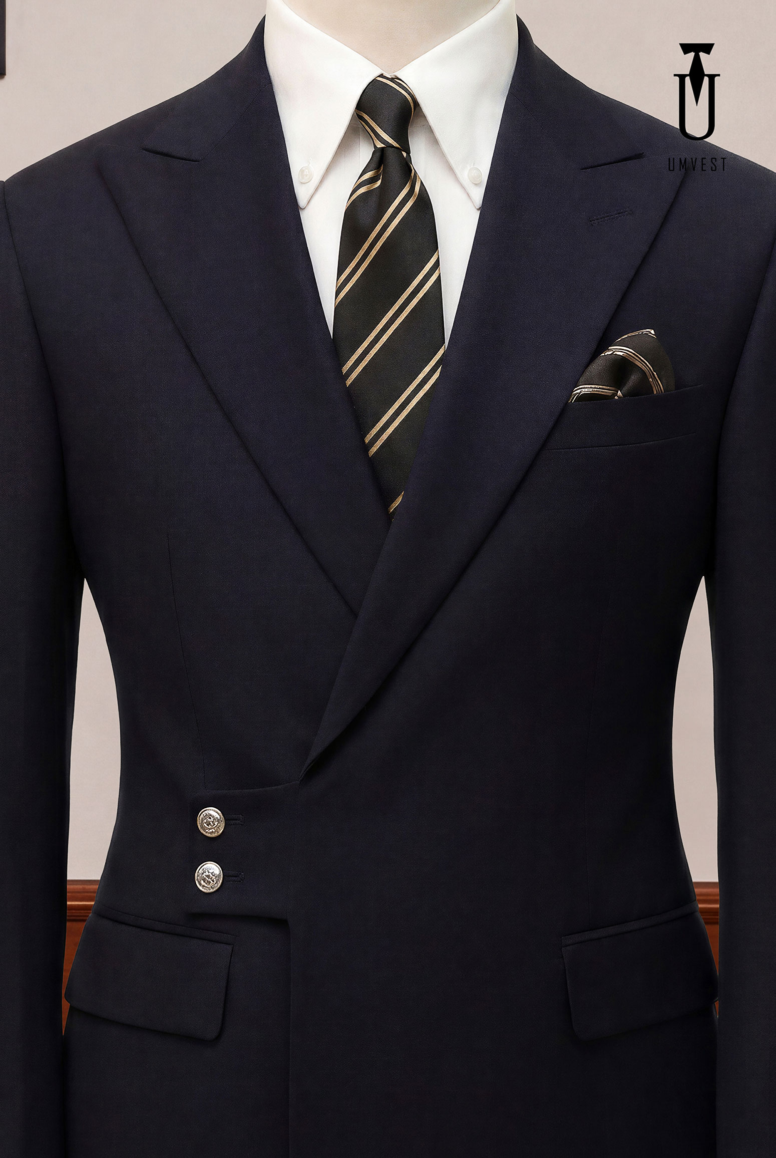 BỘ-VEST-NAM-ĐEN-300-CÚC-CÀI-(1) BỘ VEST NAM ĐEN 300 CÚC CÀI (1)