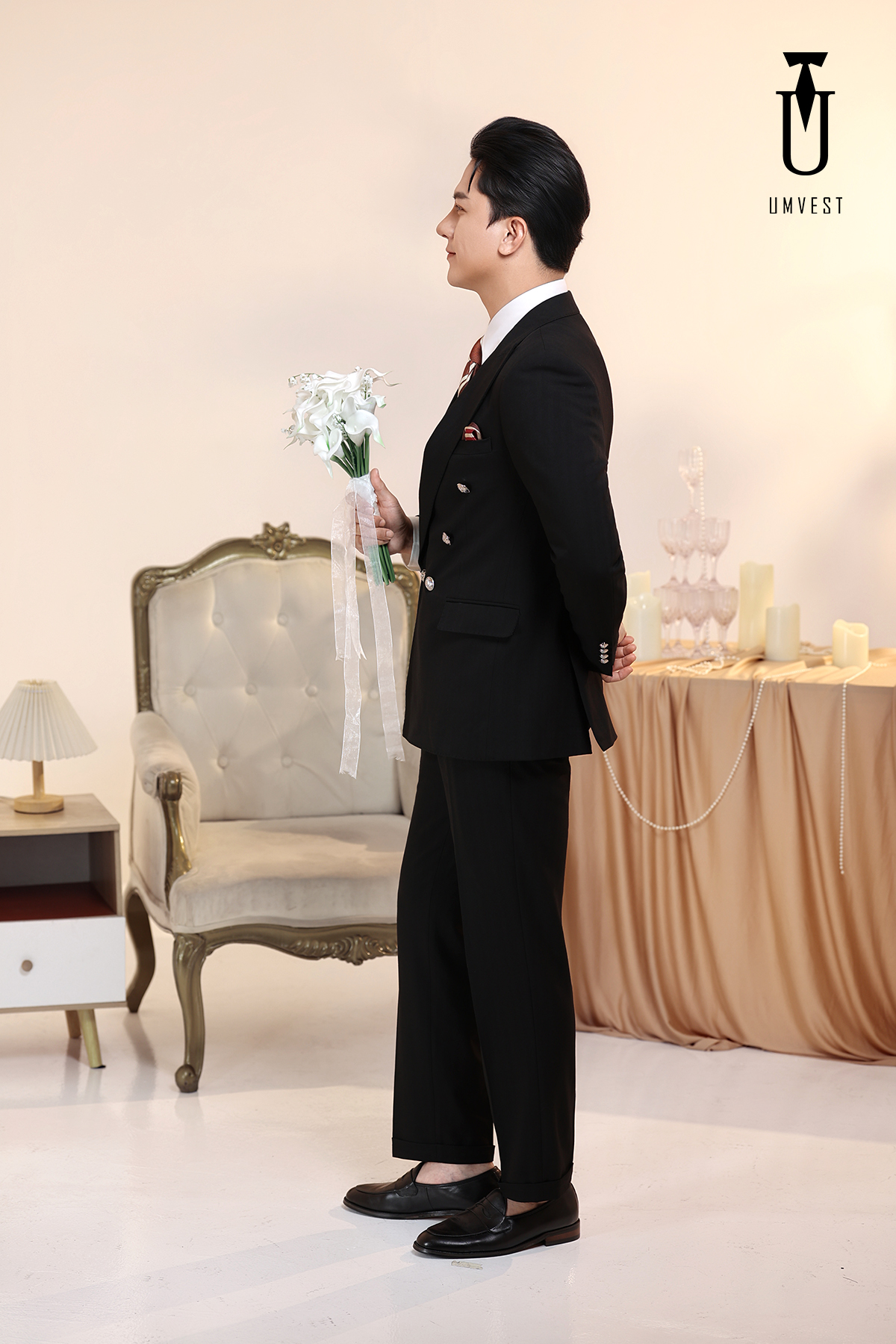 Vest Chú Rể 6 Cúc Đen Xương Cá Vest Chú Rể 6 Cúc Đen Xương Cá