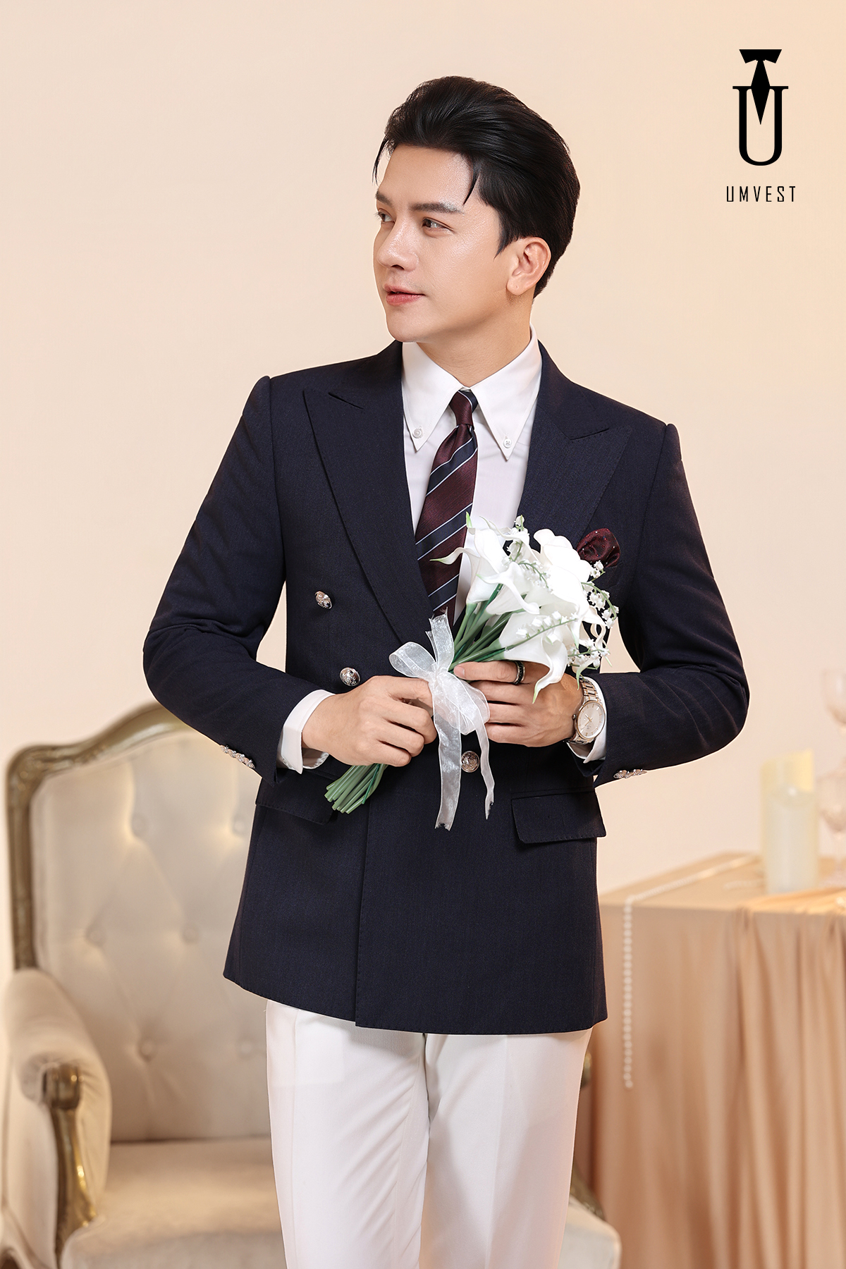 Vest Chú Rể Xanh Đen Xương Cá Quần Trắng Vest Chú Rể Xanh Đen Xương Cá Quần Trắng