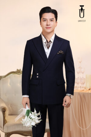 Vest Chú Rể Xanh Navy Cúc Cài Chéo Khăn Cổ