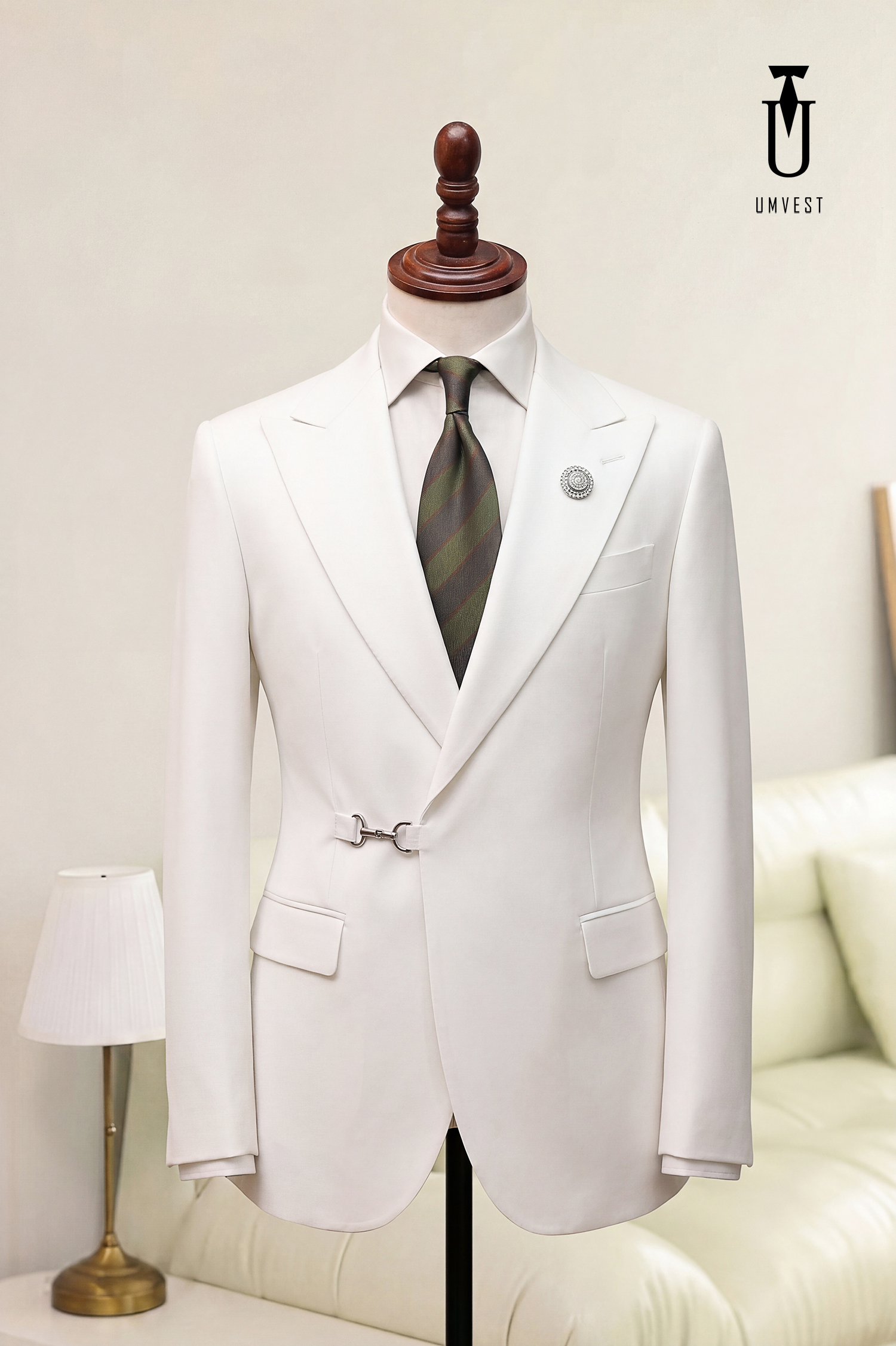 BỘ VEST NAM MÀU TRẮNG KHÓA CÀI (1)