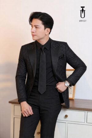 Thu&ecirc; Tuxedo Đen Gấm Sơ Mi Đen